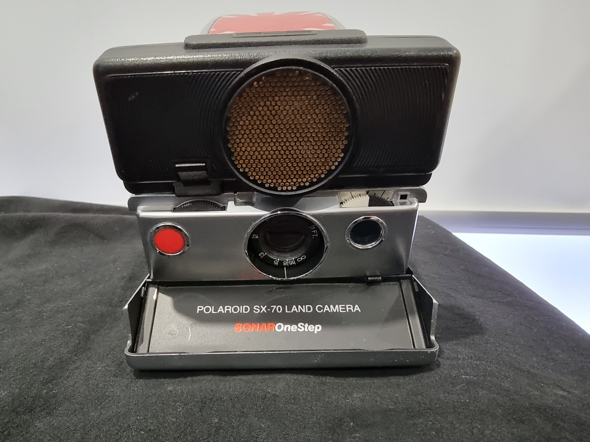 Polaroid SX-70 Sonar OneStep - Black- Great Cond - AS-IS