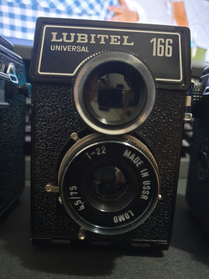 LOMO Lubitel 166 Universal - TLR 120 Film Camera